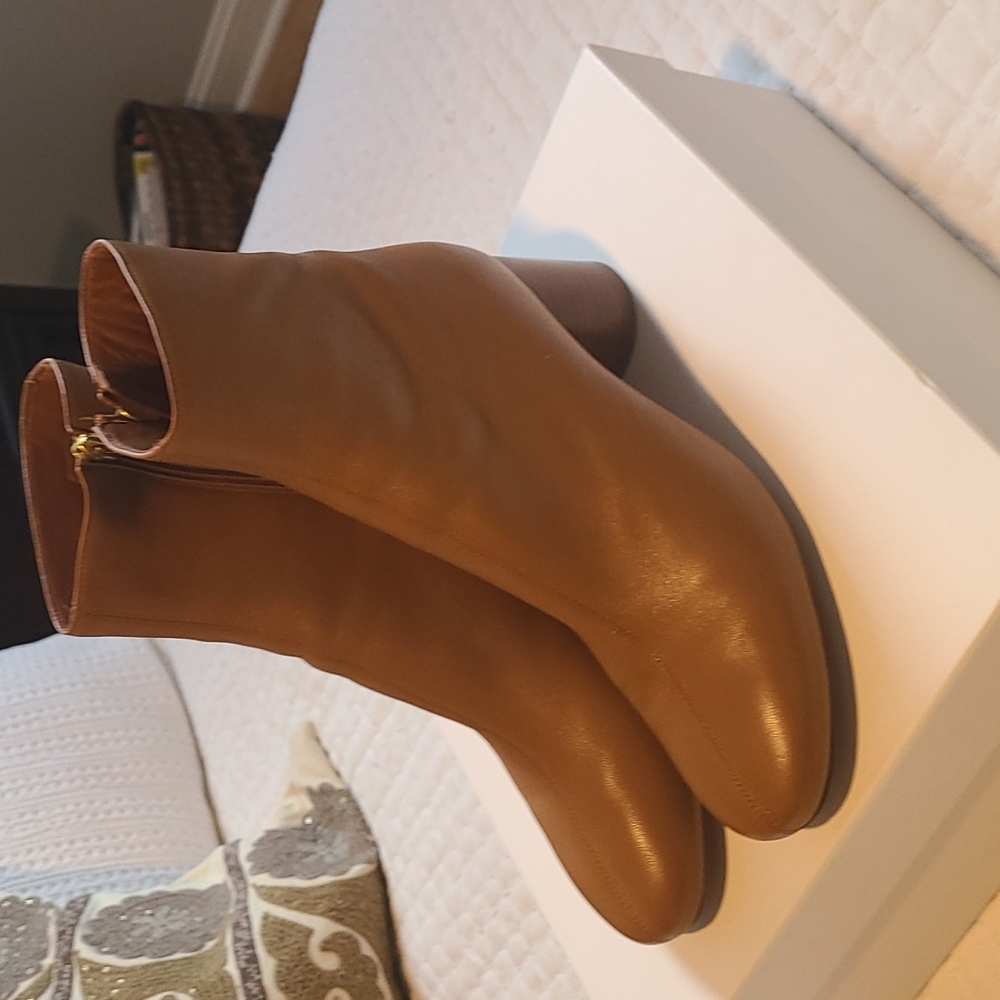 SOLD Vince brown bootie